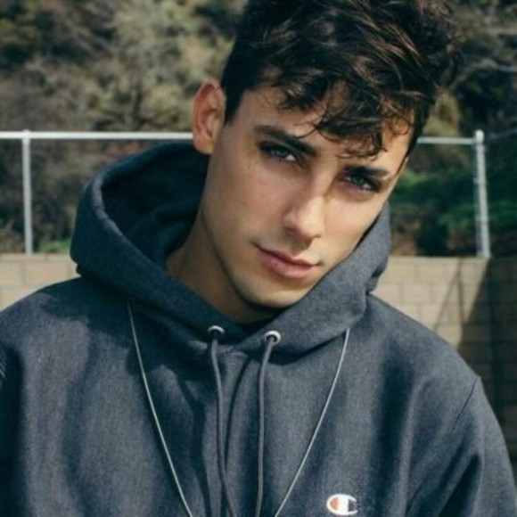 Meet your Posher, Kalvin - Picture 1 of 1